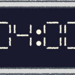 デジタル時計 イラスト クレヨン風 4時 グレー 無料
